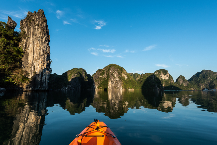 kayaking halong bay