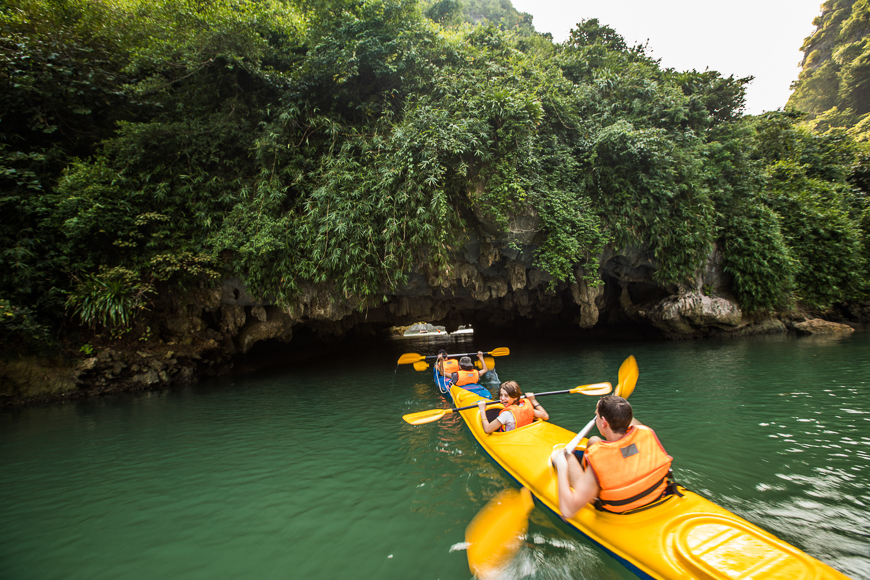 kayaking lan ha bay